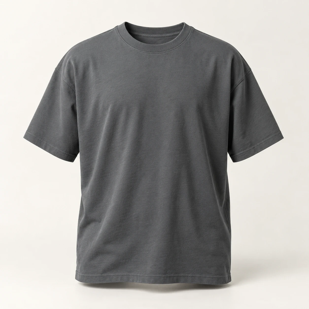 T-shirt grafitowy — realistyczna wizualizacja AI