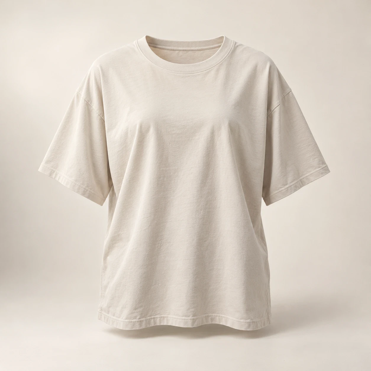 T-shirt ecru — realistyczna wizualizacja AI
