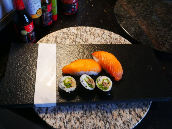 Deska do serwowania sushi