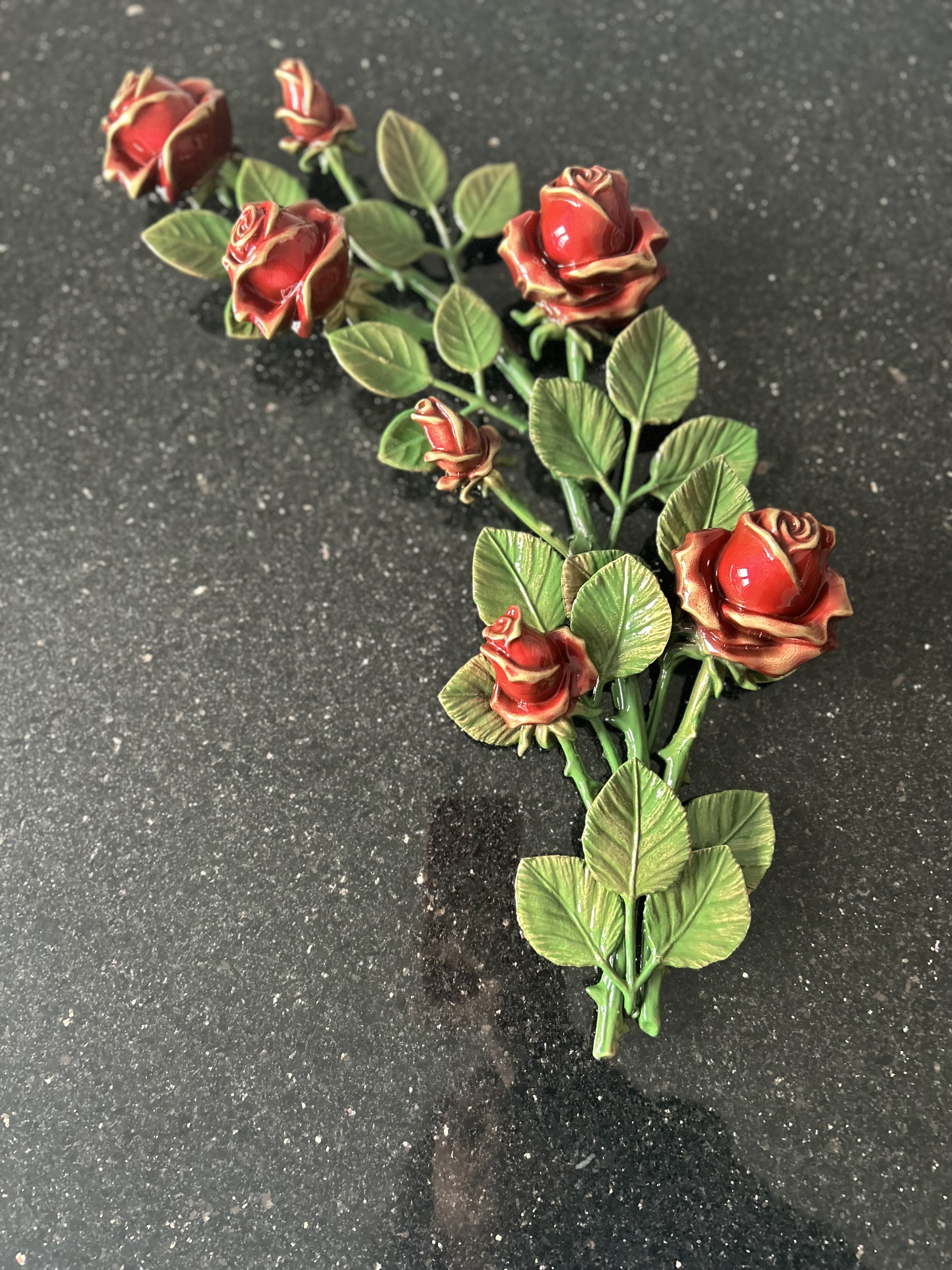 czerwona róża na nagrobek