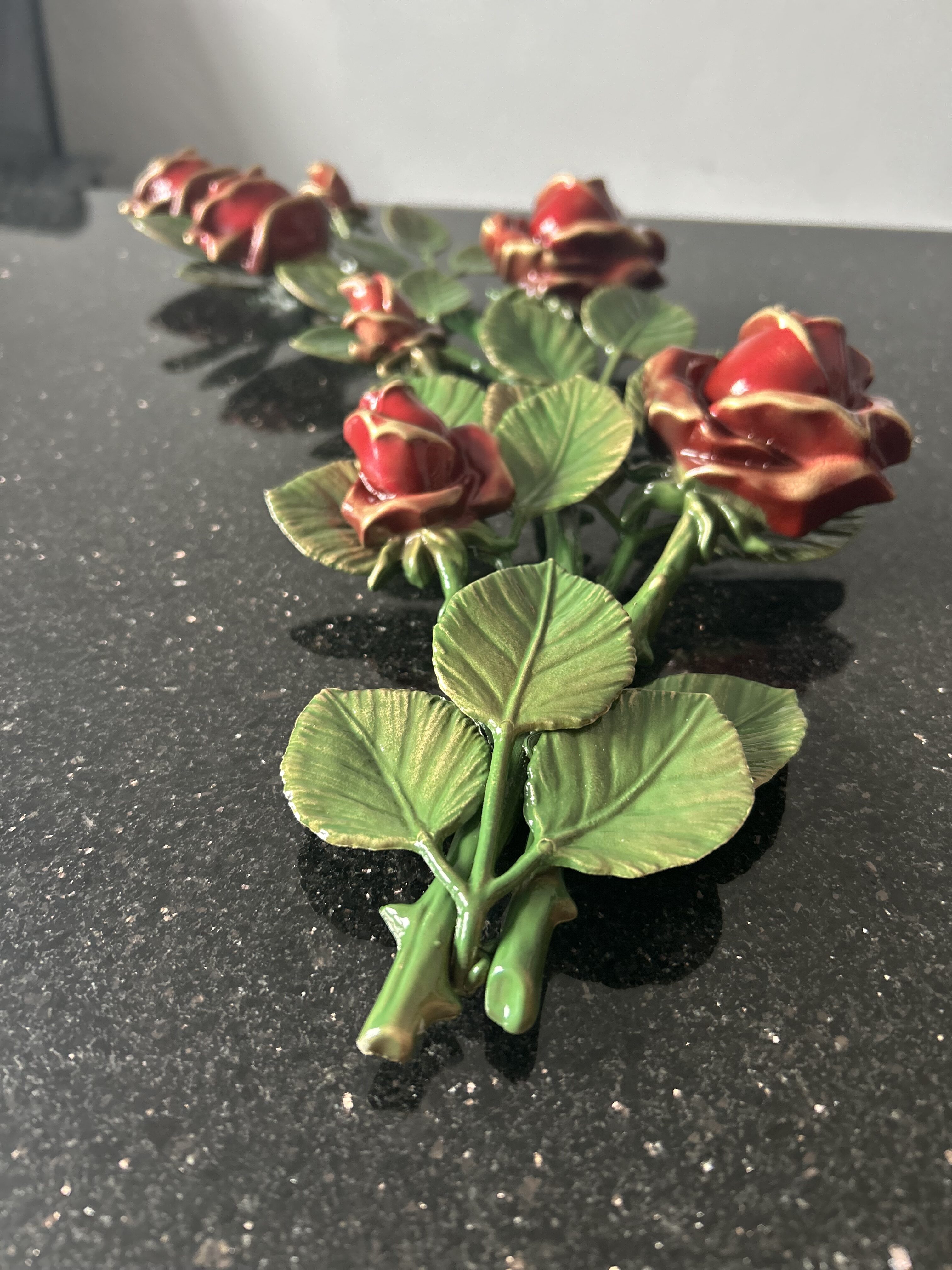 czerwona róża nagrobna