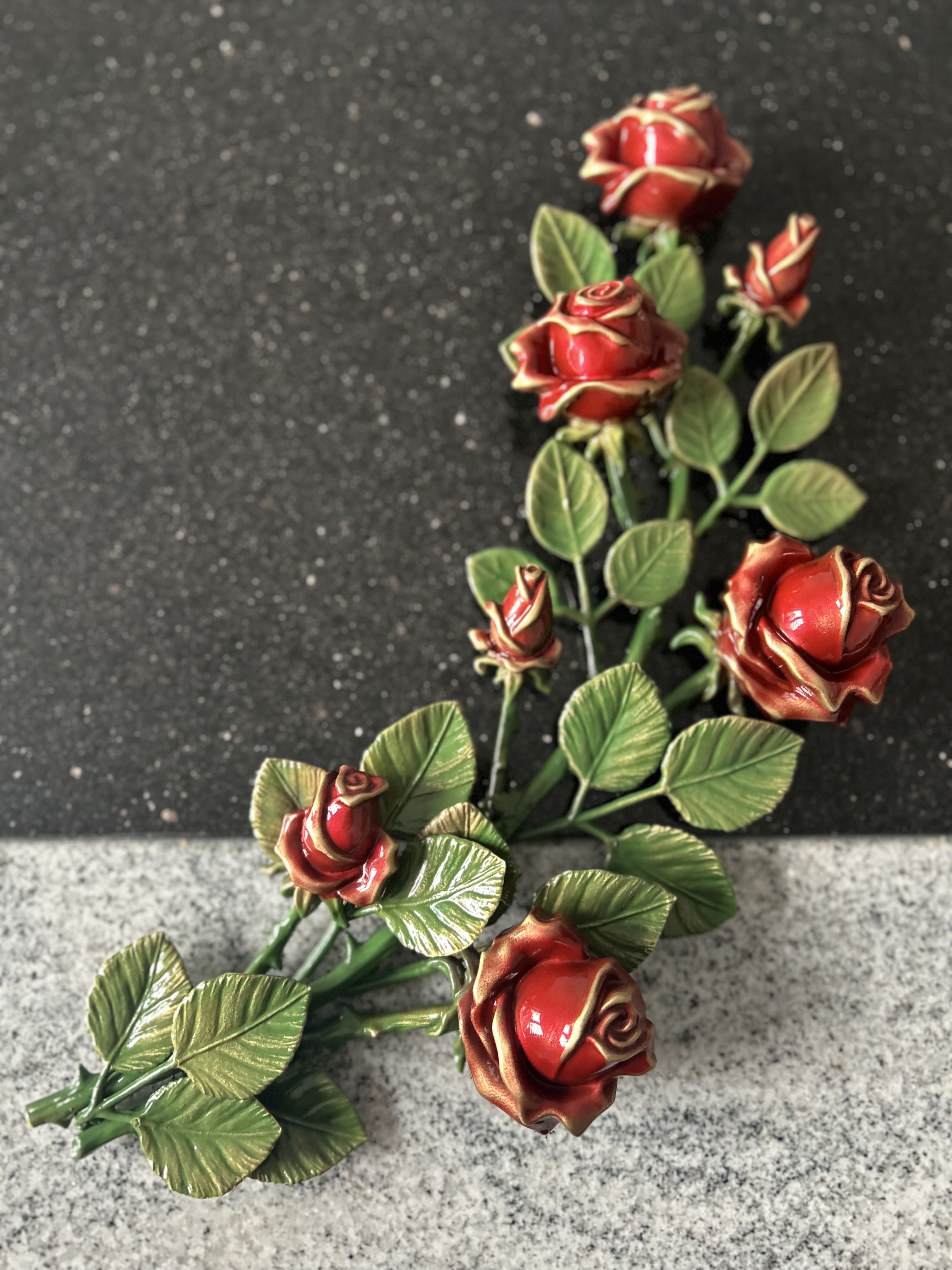 róża nagrobna czerwona