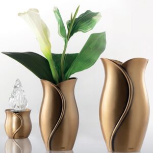 Wazon z brązu na nagrobek