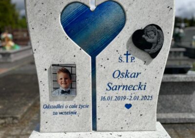 nagrobki dziecięce białe