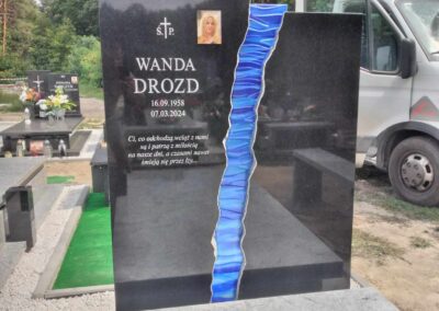 Nagrobek ze szkłem
