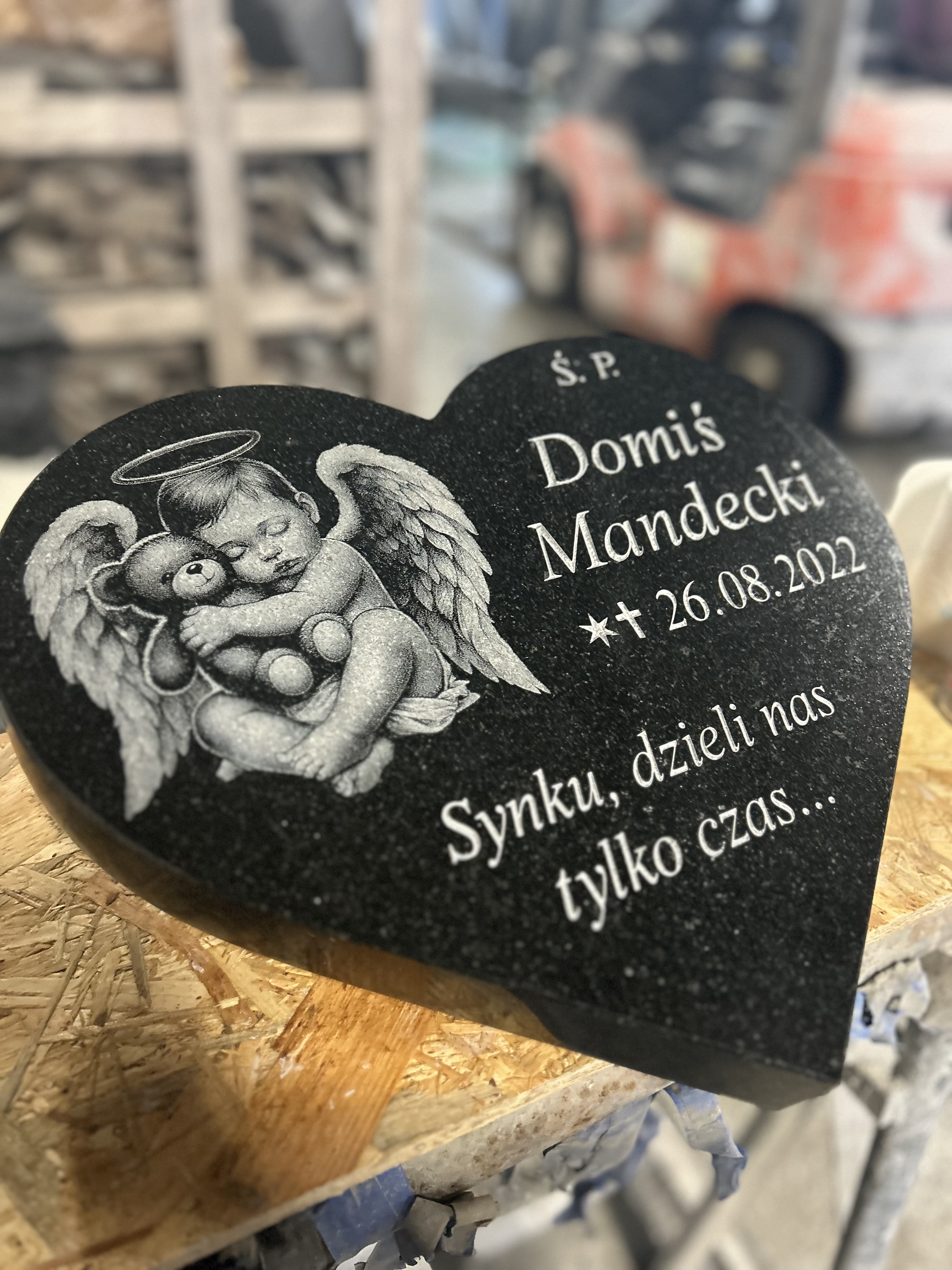 serce granitowe z aniołkiem