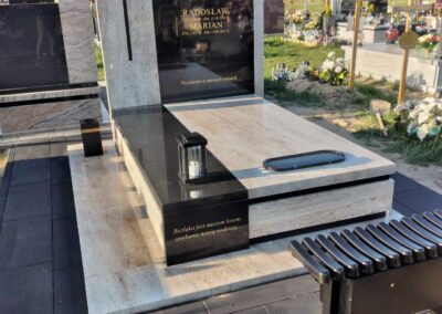 Nagrobek złoty kolor