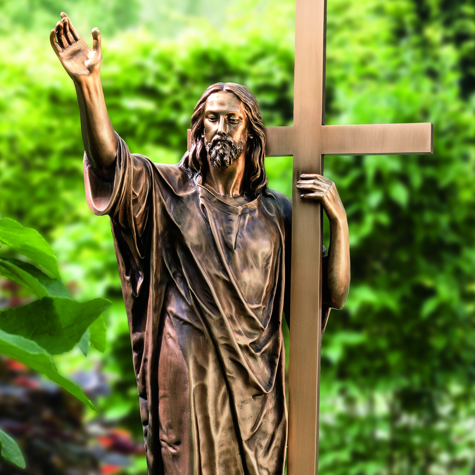 Pan Jezus z krzyżem figura na nagrobek